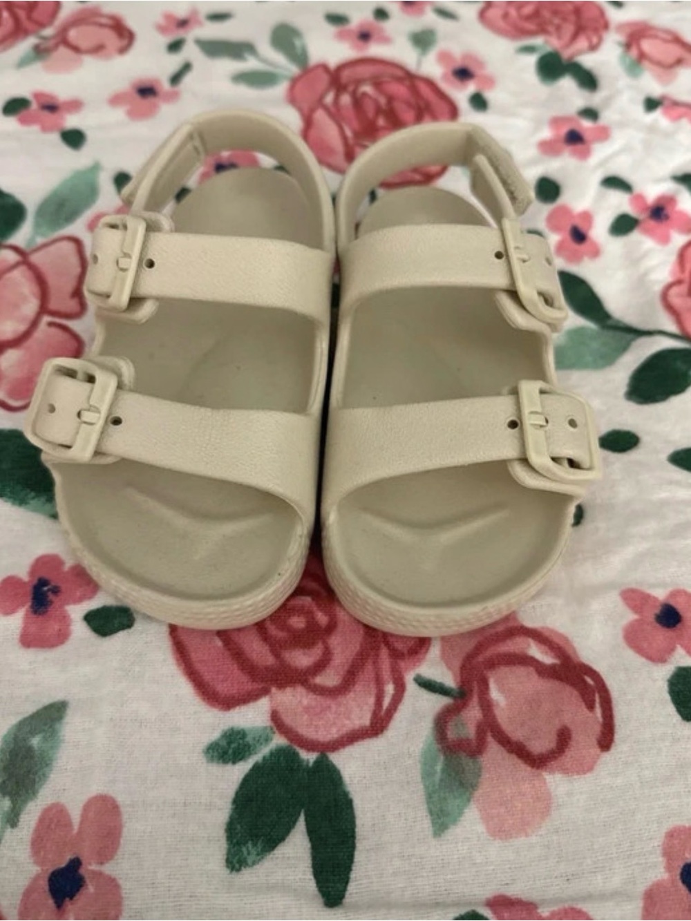 Kids Cream Buckle Strap Sandals